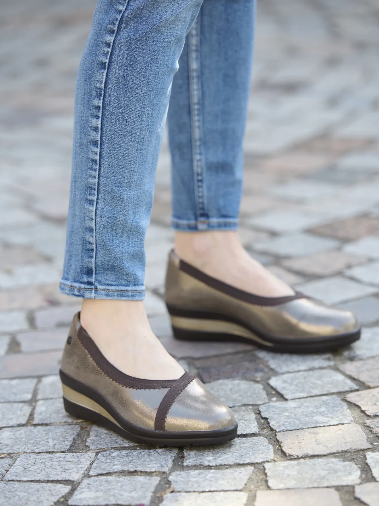 Discount Ballerines tout cuir élastiquées Femme Ballerines