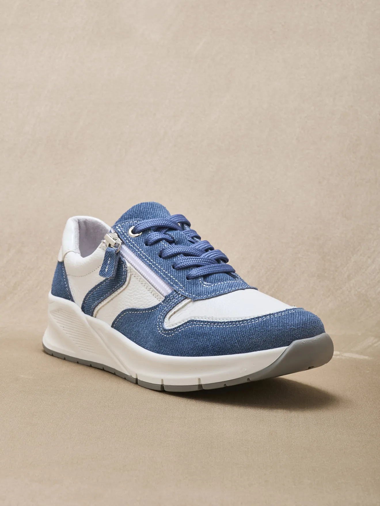 Outlet Baskets bicolores avec zip côté Femme Baskets, Derbies