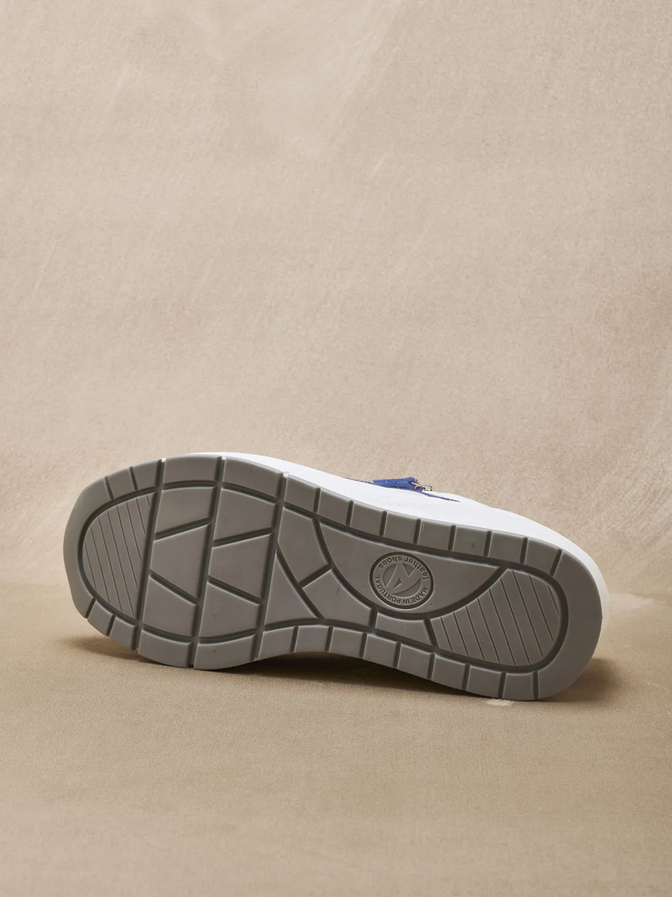 Outlet Baskets bicolores avec zip côté Femme Baskets, Derbies