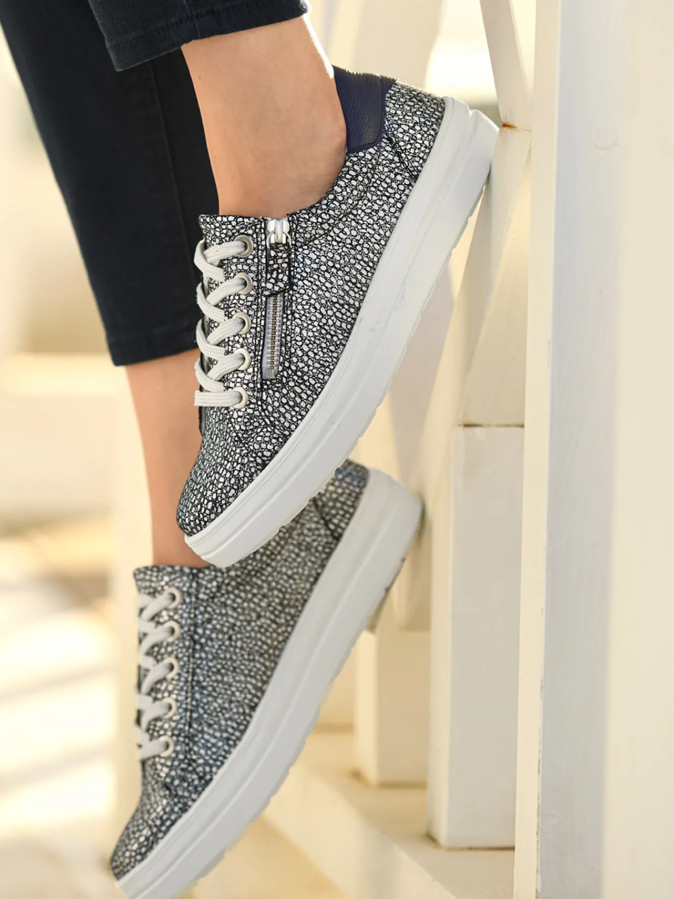 Baskets cuir avec zip et lacets Femme Baskets, Derbies