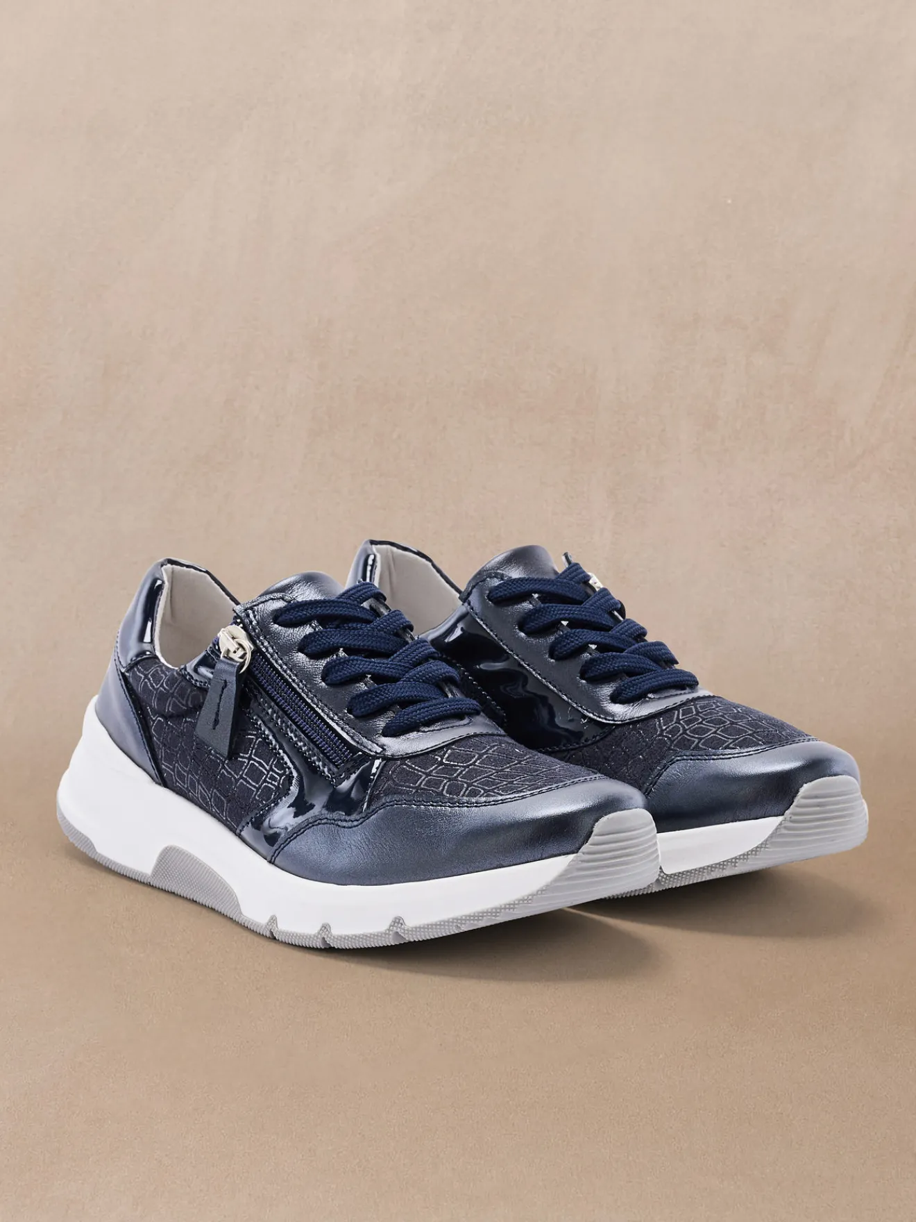 New Baskets cuir et textile Femme Baskets, Derbies