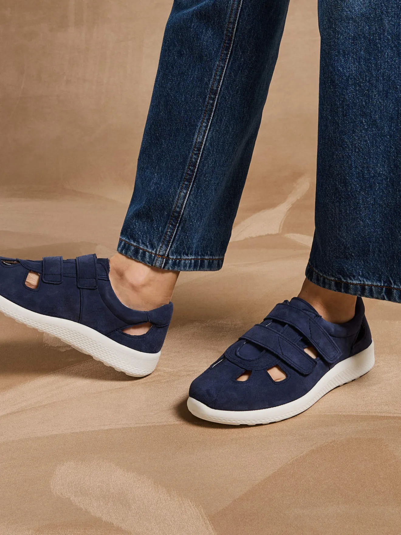 Clearance Baskets extra larges cuir ajouré Femme Baskets, Derbies