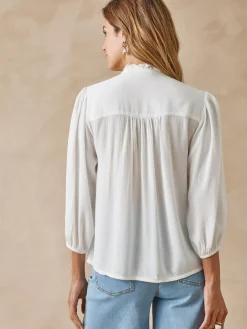 Blouse en crêpe avec macramé Femme Chemisier, Blouse