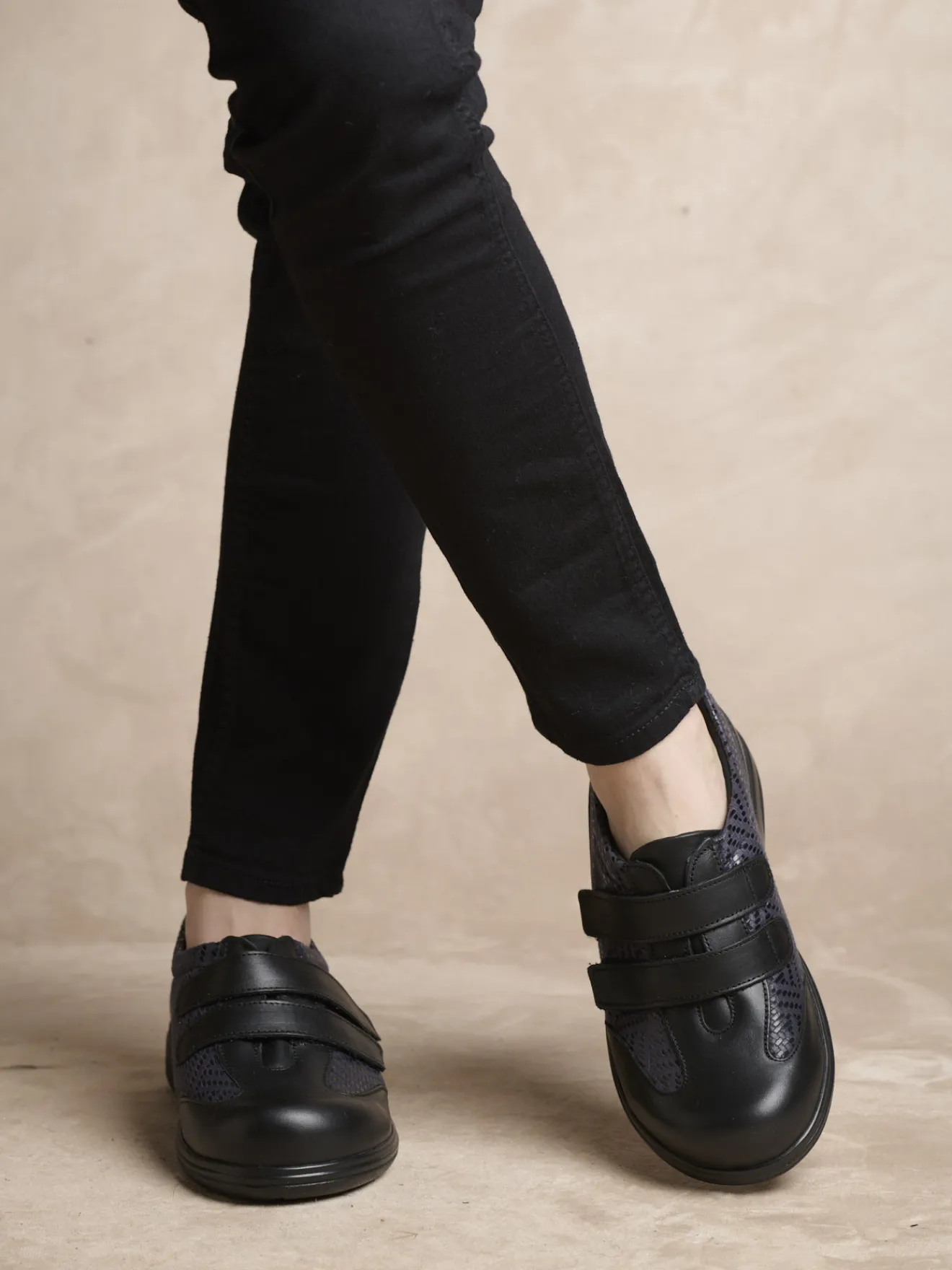 Hot Derbies ultra larges 2 pattes scratchs Femme Baskets, Derbies