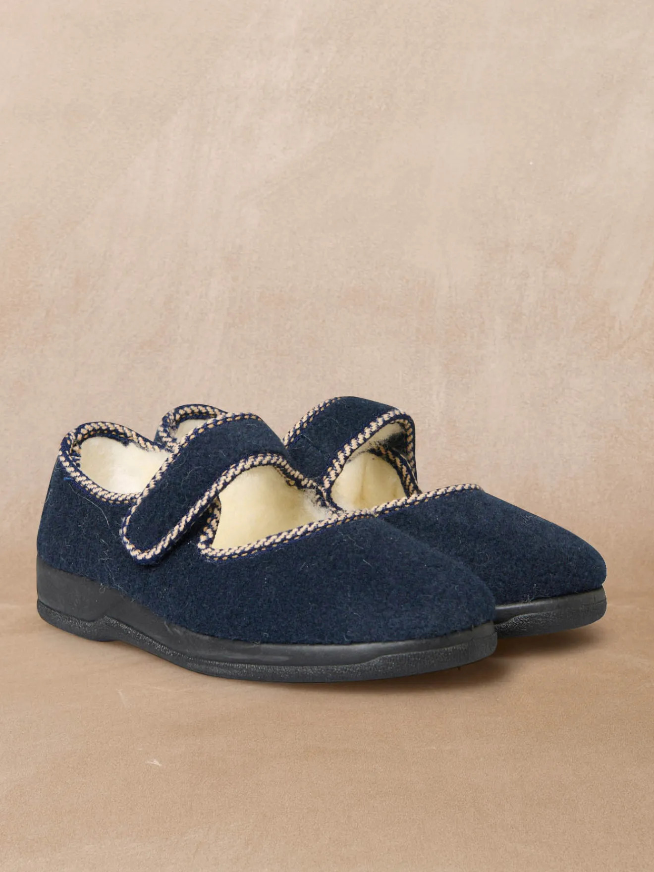 Pantoufles babies fourrées à scratch Femme Pantoufles, Chaussons