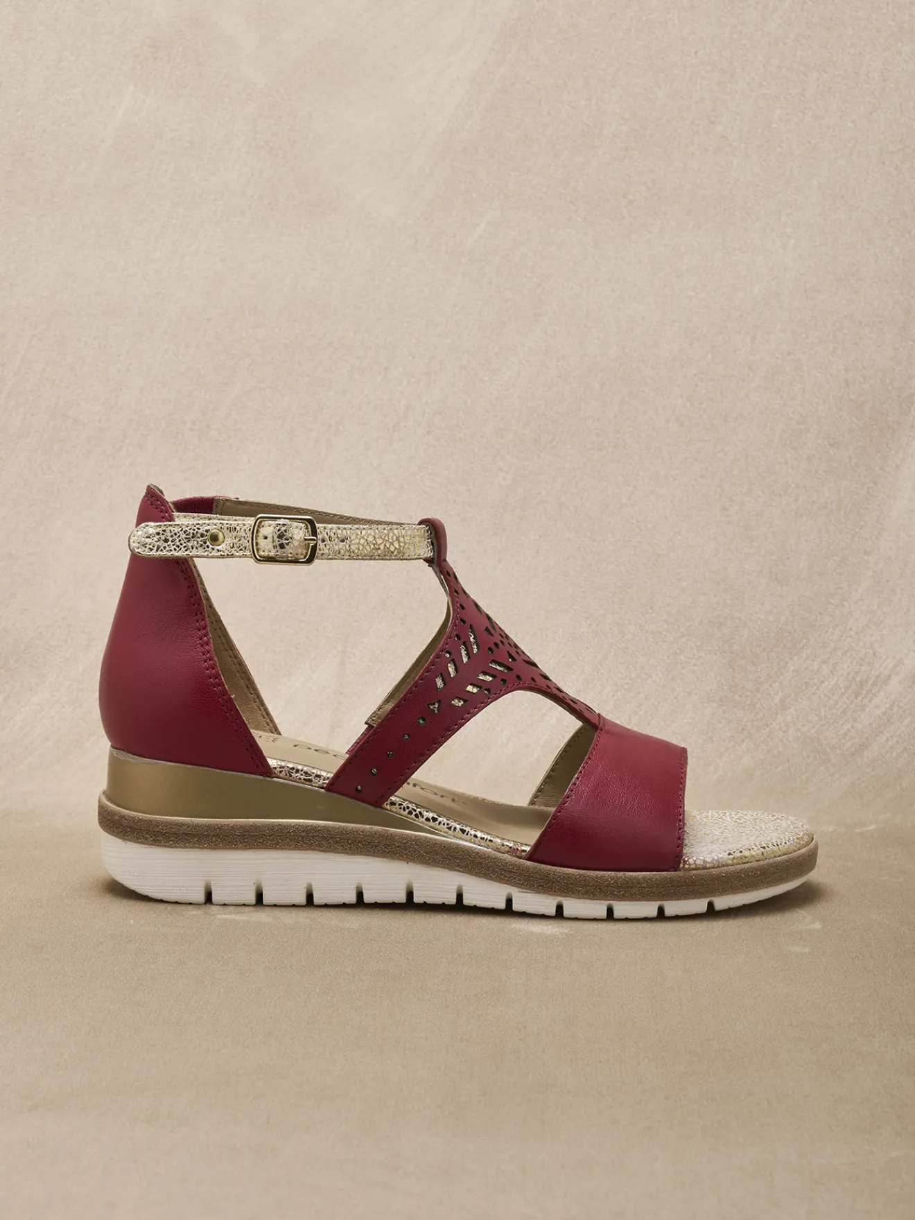 Outlet Sandales cuir motifs ajourés Femme Sandales