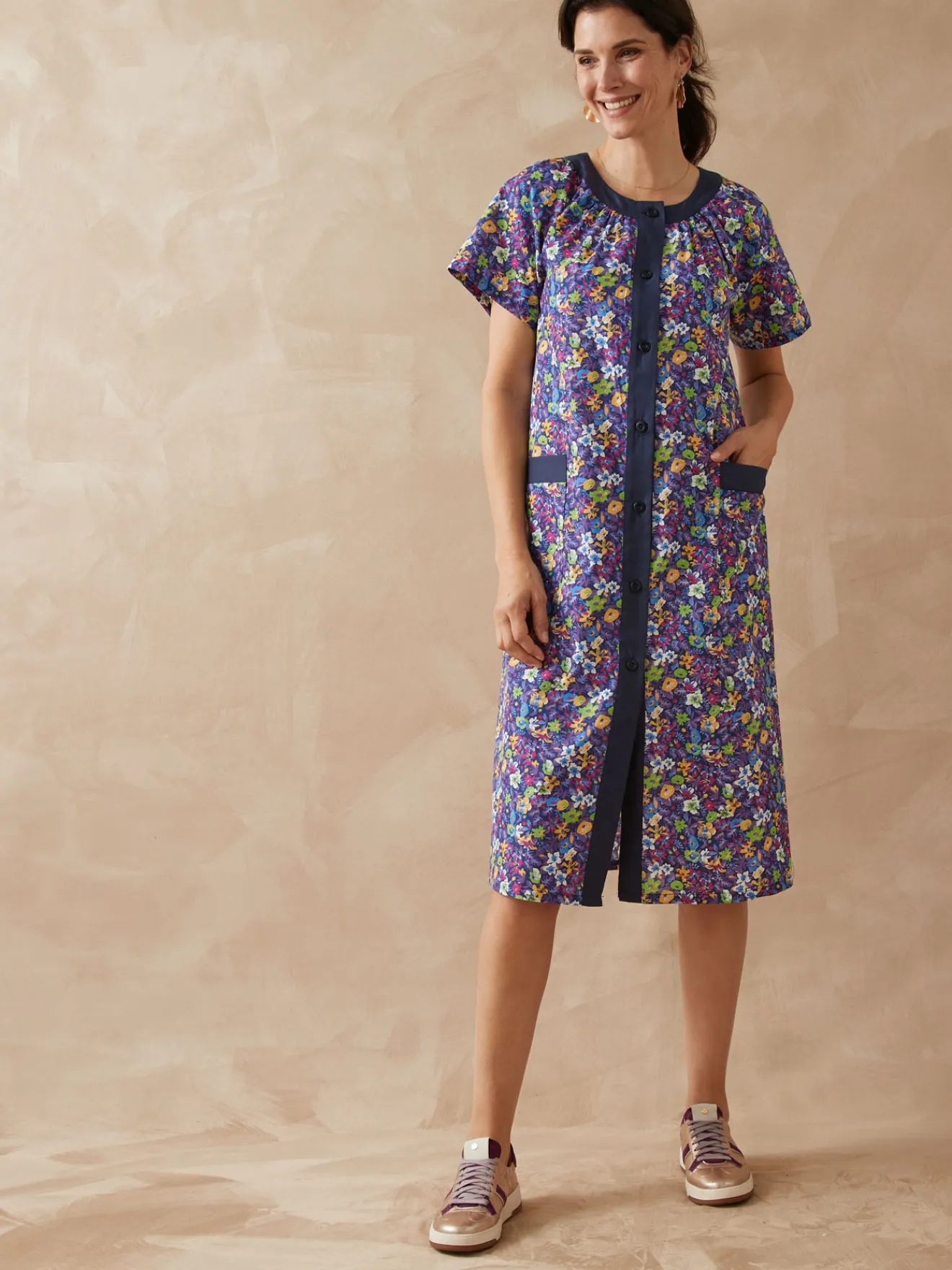 Online Tablier boutonné forme housse Femme Tablier